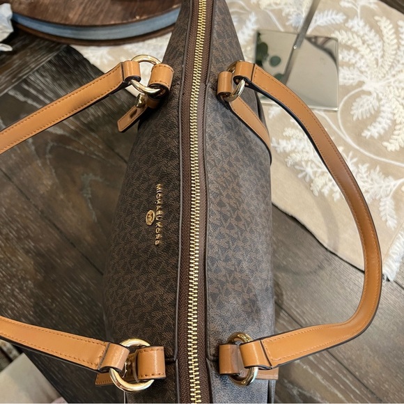 NWOT Michael Kors Sullivan Large Tote Colors - Picture 10 of 14